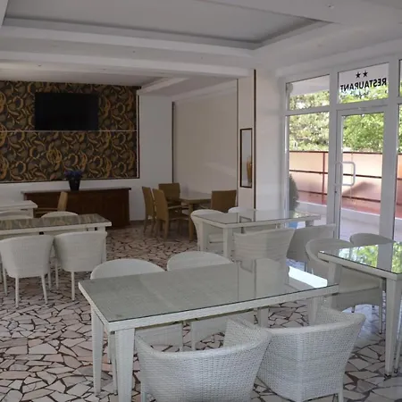 Hostel Vila Iunona *